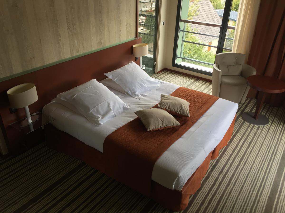 Du Casino Hotel 3*